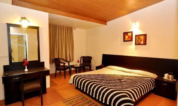 Hotel Suman Paradise Nainital Phòng bức ảnh